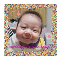 結婚記念日！カラフルなフレームに彩られた赤ちゃんの笑顔がなんとも愛らしいですね♪スナップリカー